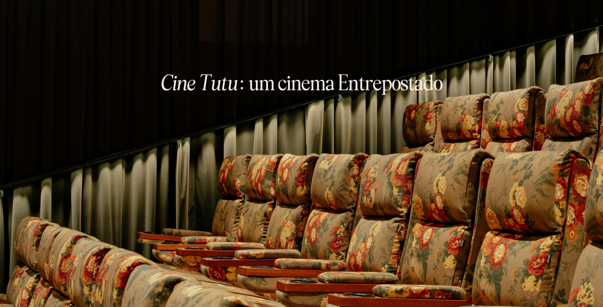 Loja Entreposto. Tecidos, móveis e objetos de decoração