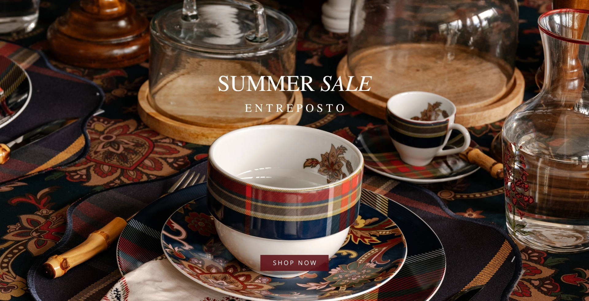 Loja Entreposto. Tecidos, móveis e objetos de decoração Loja Entreposto. Tecidos, móveis e objetos de decoração