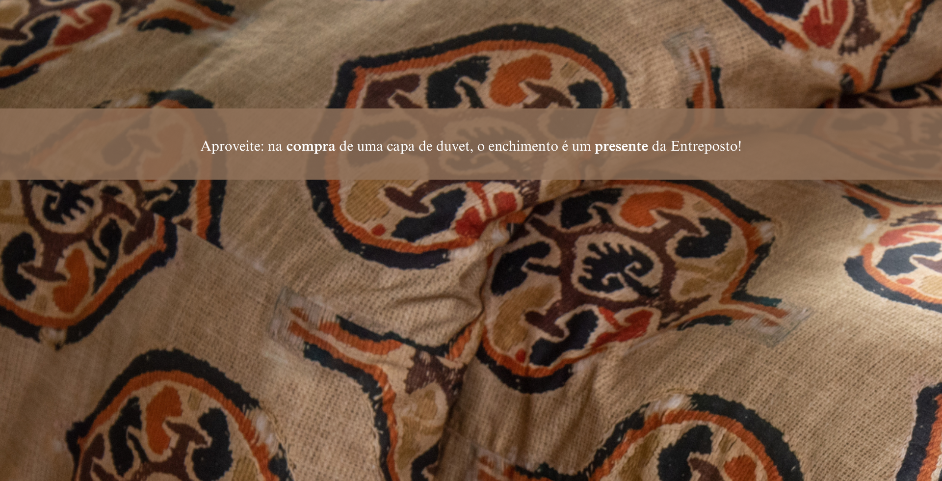 Loja Entreposto. Tecidos, móveis e objetos de decoração