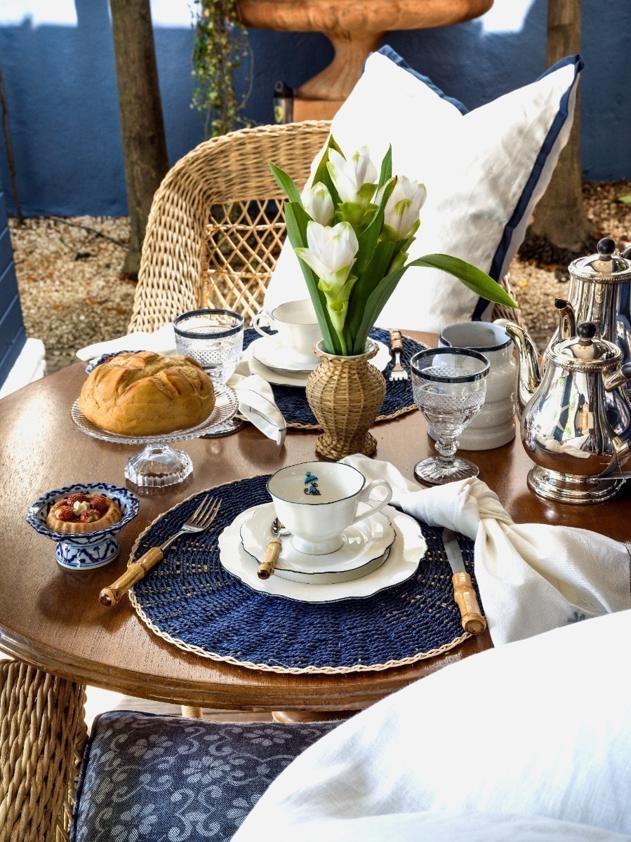 Almofada Off White com Aba Denim 