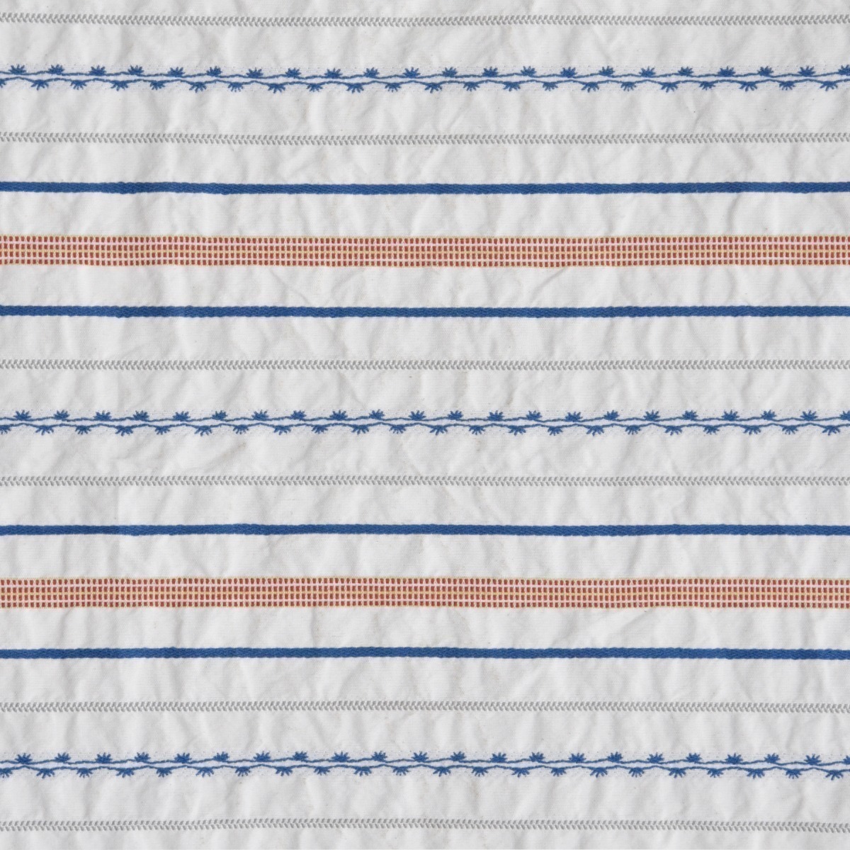 Tecido Lista Bordado