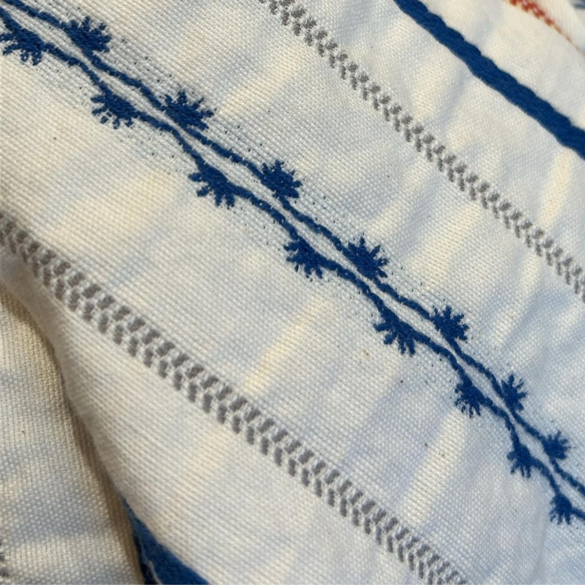 Tecido Lista Bordado