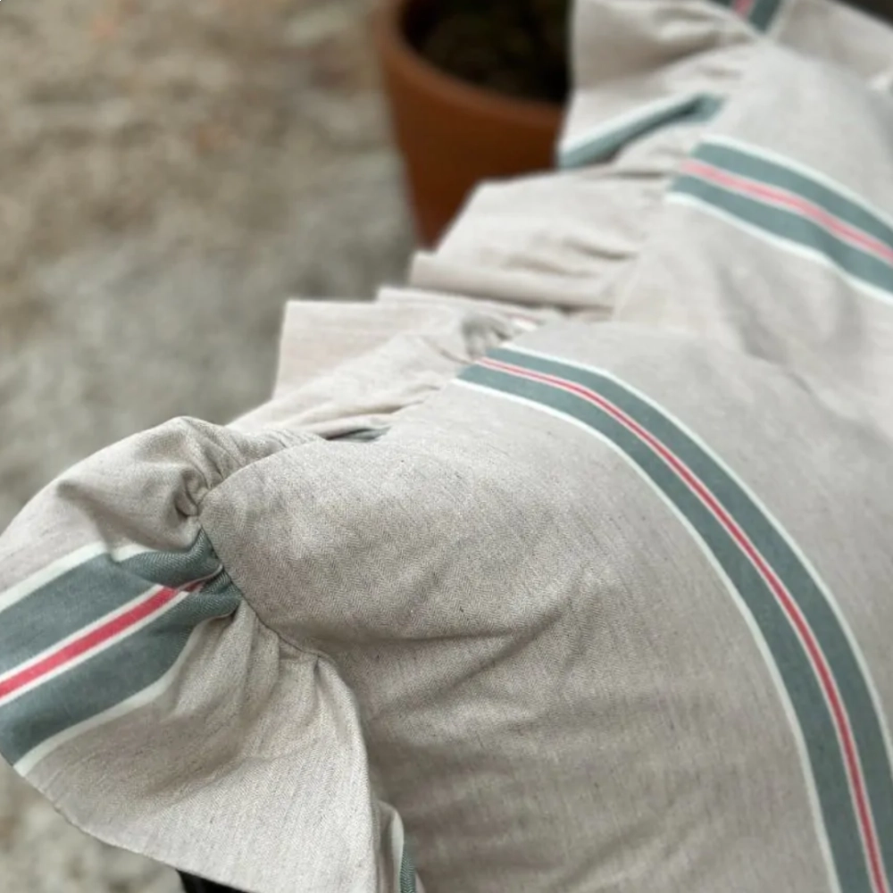 Almofada com Babado Lista Azaléia