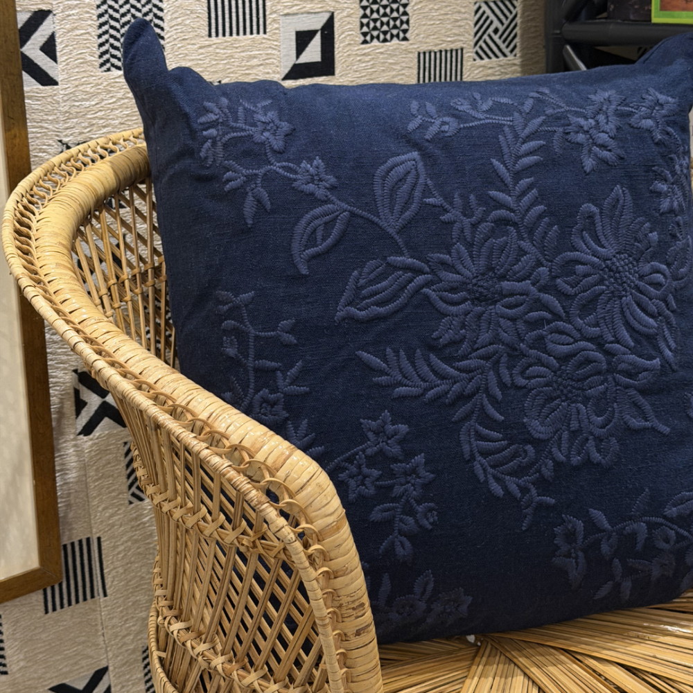 Almofada Floral Bordada Blue