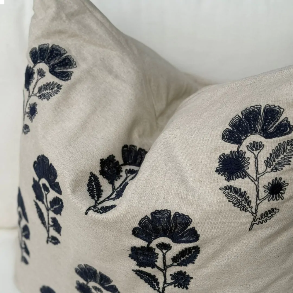 Almofada Natural Bordado Azul