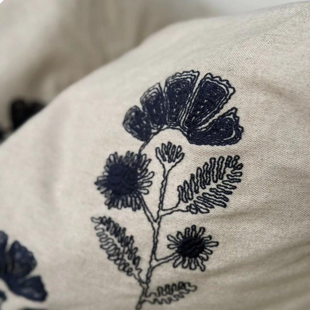 Almofada Natural Bordado Azul