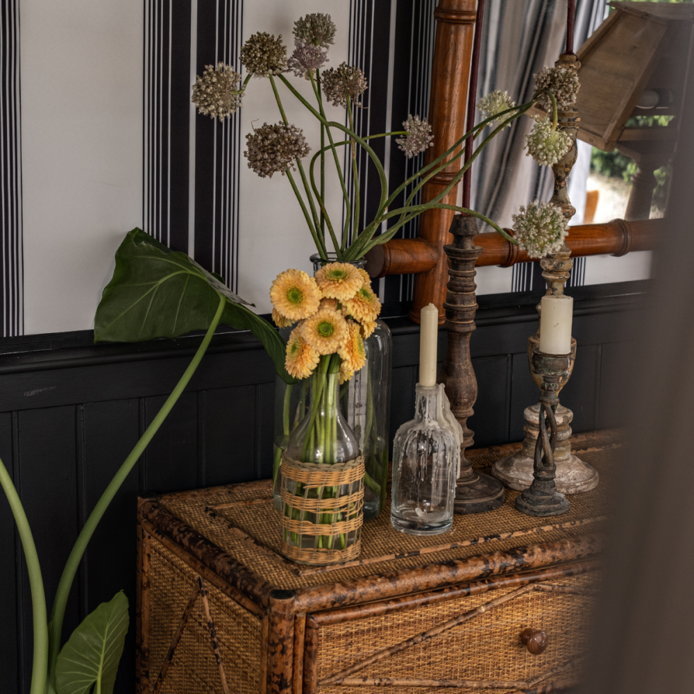 Garrafa de Vidro com Junco