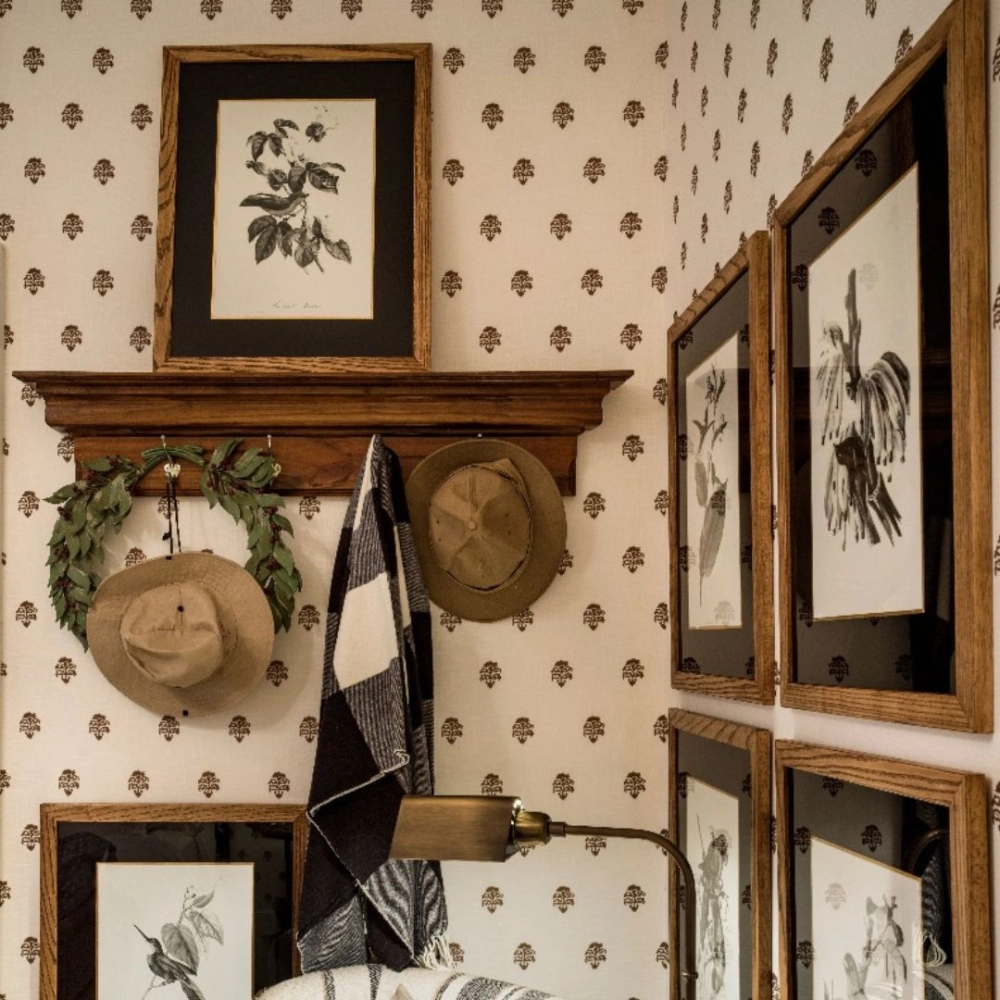 Prateleira de Madeira com 4 Ganchos