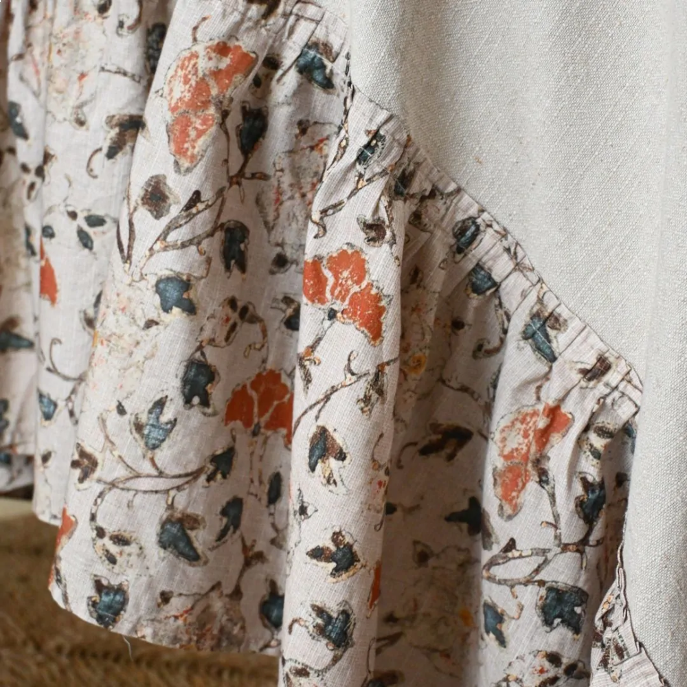 Toalha de Mesa Babado Flor Sumac 