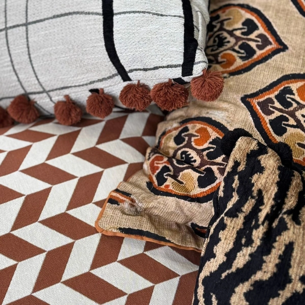 Almofada Ikat Loft com Aba