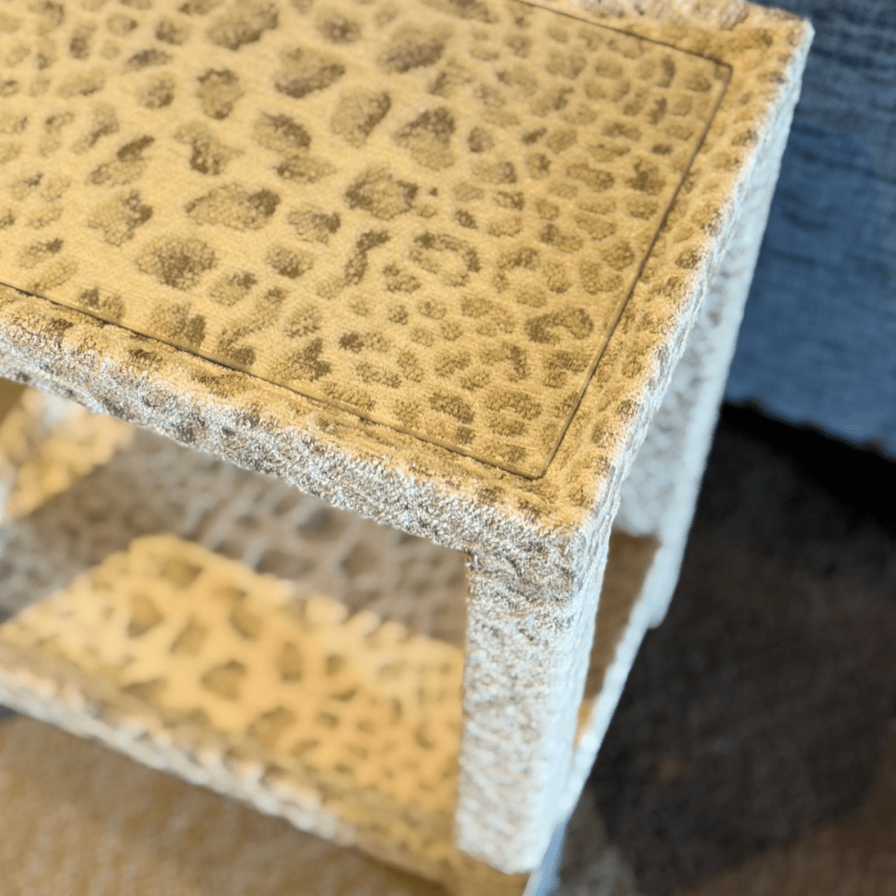 Mesinha Jacquard Onça com Vidro